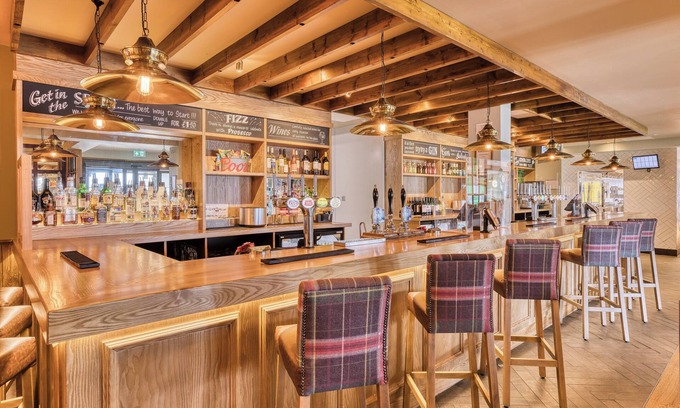 Sandown Hotel | Premier Inn Isle of Wight Sandown - Seafront