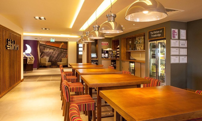 Trowbridge Hotel | Premier Inn Trowbridge