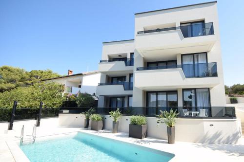 Loviste Apartment | Premier Laguna Apartment