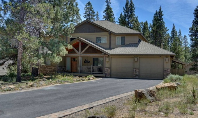 Deer Park House | Premier Luxury Home: 7 BR/8 BA/Hot Tub/Game Room/Free Nights/Level 2 EV Charging