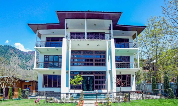 Laripora Hotel | Premier Pahalgam