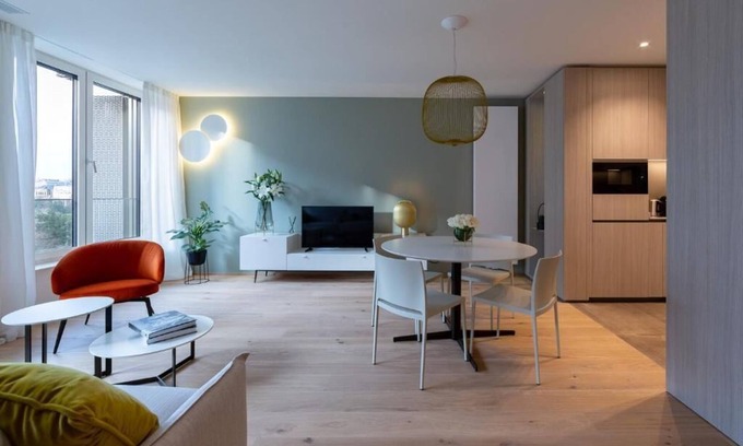 Gare Apartment | Premier Two-Bedroom Apartment