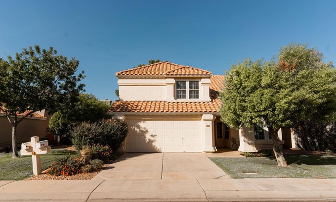Val Vista Lakes House | Premier Val Vista Lakes Community Amenities 3 bed + Loft house in lovely Gilbert