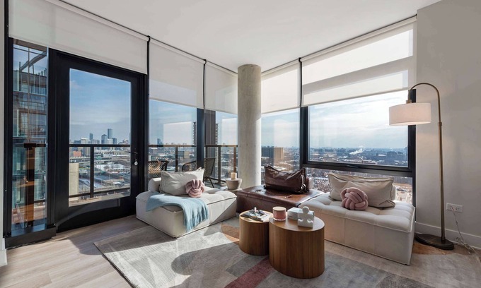 West Loop Apartment | Premium 2BR with City Views + Easy Access