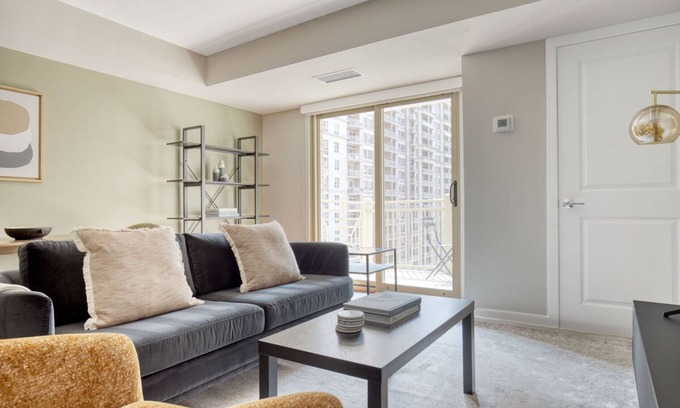 Ballston Apartment | Premium Ballston 1BR w/W/D, Gym & Pool, near Metro, by Blueground