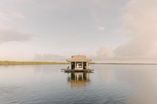 Key Largo Boat Rental | Premium Floating Bungalow by Stay Ombi