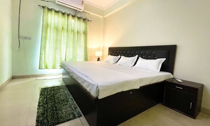Allahabad Apartment | Premium Homestay Near Triveni Sangam for Upto 12 People, at Affordable Price!