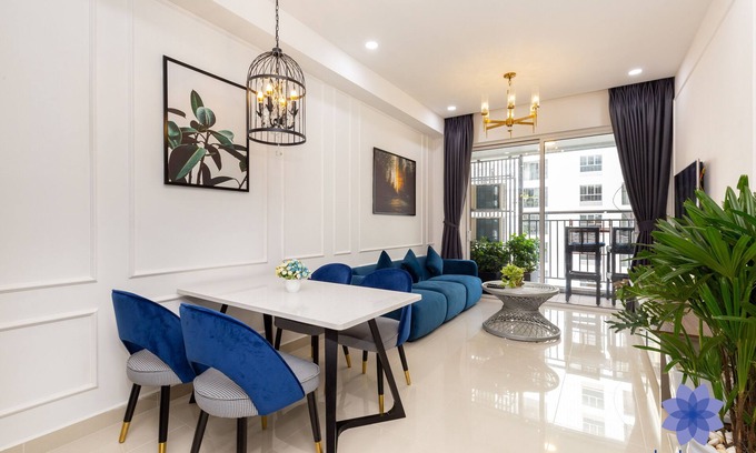 Phu Nhuan Apartment | Premium Luxury 2Brs Apt, Free Gym and Pool