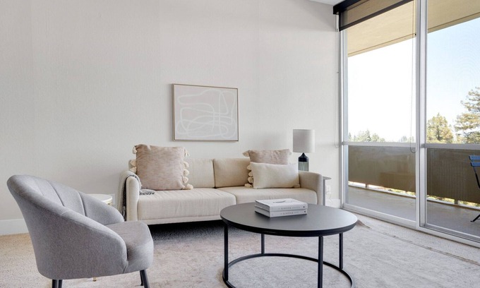 University South Apartment | Premium Palo Alto 1BR w/Pool & Gym, near FB & Google, by Blueground
