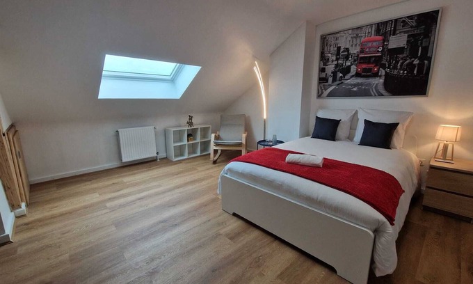 Hettange-Grande Villa | Premium Room 6 London