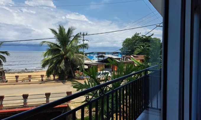 Kribi Hotel | Premium Room with Balcony Sea View B&B