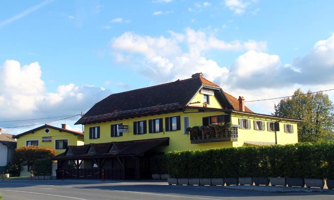 Praprotna Polica House | Prenočišča Kralj