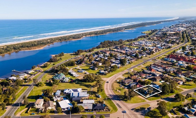 Lakes Entrance House | Prepare to immerse yourself in Lakes Entrance and create cherished memories