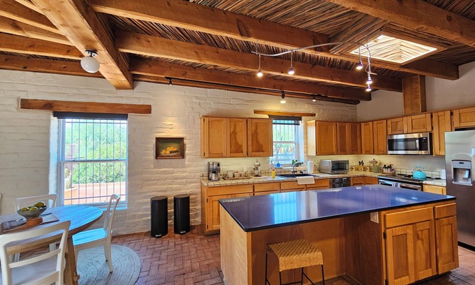 The Garden District House | PRESIDIO STYLE MID TOWN 3 BDRM HOME WITH POOL /HOT TUB