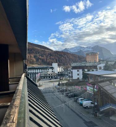 Sestriere Apartment | Prestige appartamento in centro by MountainHouses
