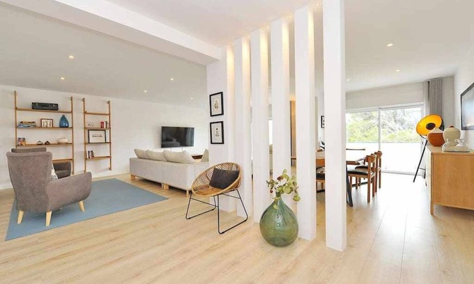 Carcavelos Apartment | Prestige Sunset Carcavelos Beach - Checkinhome