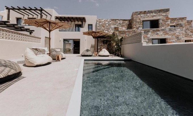 Plaka Villa | Prestige Villa With Private Pool & Jacuzzin