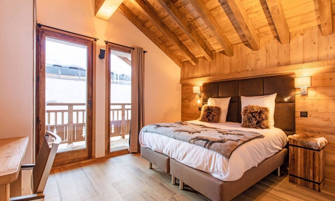 Champagny-en-Vanoise Ski Chalet | Prestigious chalet with pool and sauna