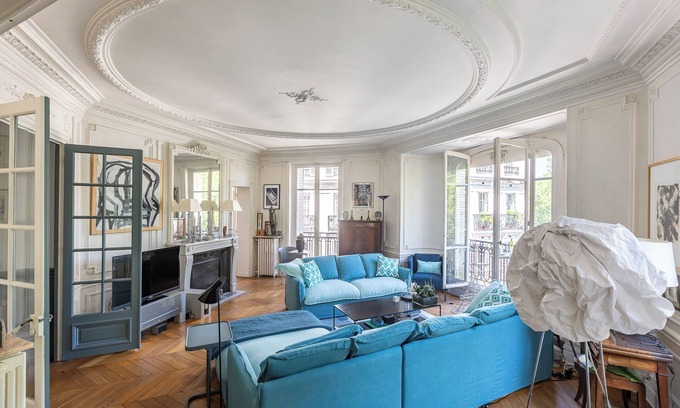 Porte-Saint-Martin Apartment | Prestigious Designer Apartment, 150 m2 along the Canal St Martin
