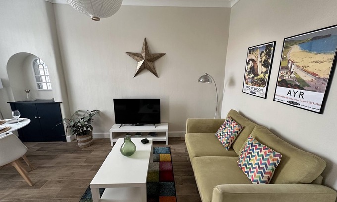 Prestwick Apartment | Prestwick/KingB/PetsOk/FreeP/Wifi/Tv