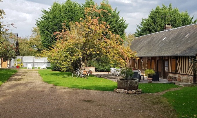 Saint-Pierre-de-Cormeilles House | Pretty Norman house with heated and covered swimming pool 30 minutes from Deauville