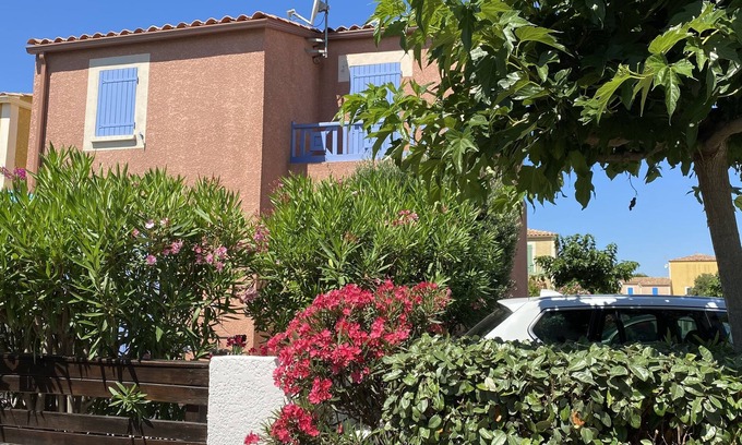 Narbonne-Plage Villa | Pretty air-conditioned villa in a residence 5 minutes from the beach and 10 minutes from the center.