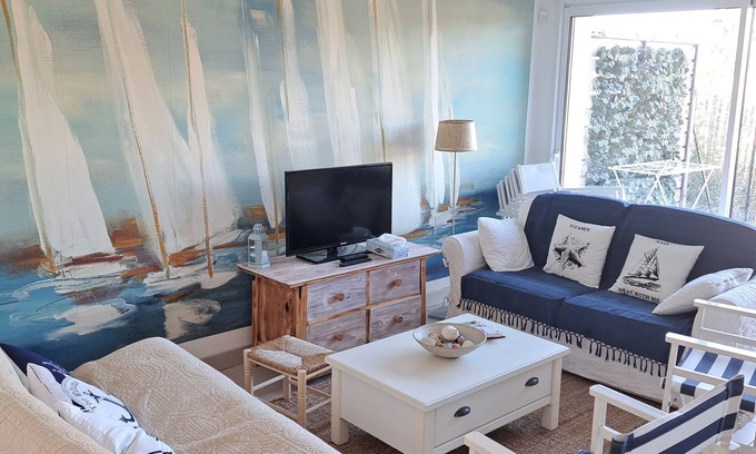 Vaux-sur-Mer House | Pretty and Confy Seaside Villa, Well located in a quiet environment