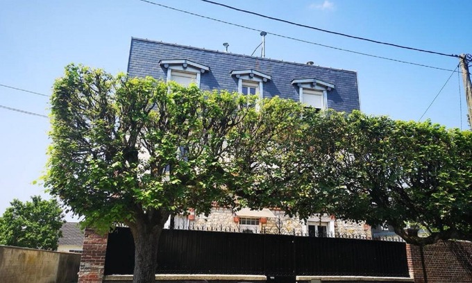 Bessancourt Apartment | PRETTY APART FOR TWO