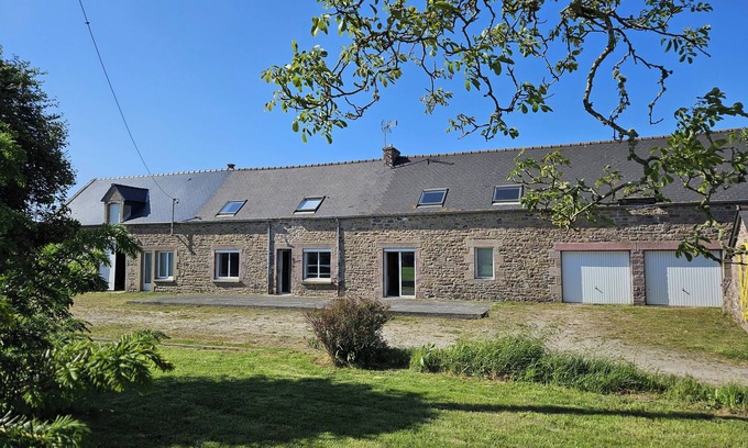 Frehel House | Pretty Breton Longère