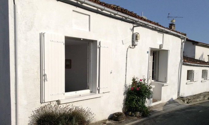 Floirac House | Pretty cottage close to the estuary
