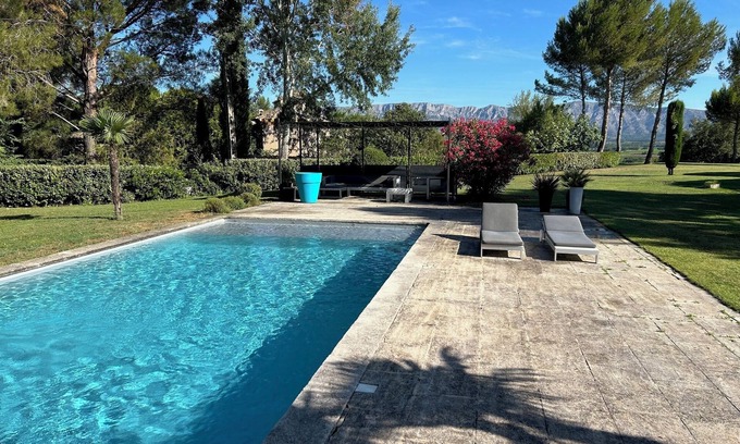 Trets House | PRETTY COUNTRY COTTAGE IN MAGNIFICENT OLIVE GROVE