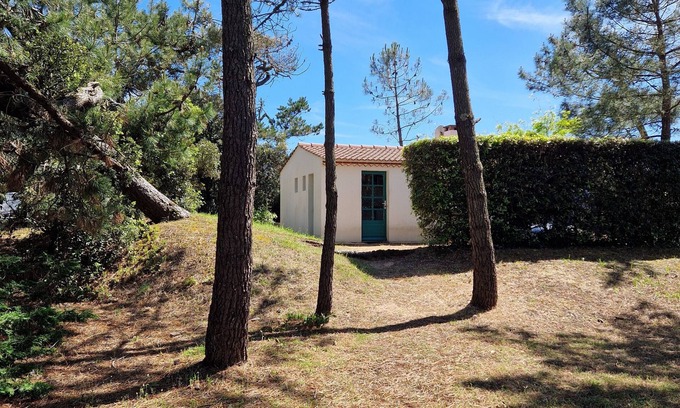 La Tranche-sur-Mer House | Pretty house under the pines 100m from the beach