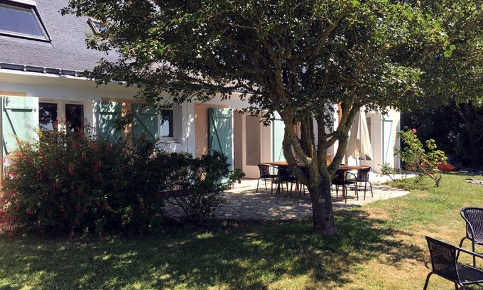 Sauzon House | PRETTY HOUSE VIEW ON FIELDS AND SEA IN SAUZON
