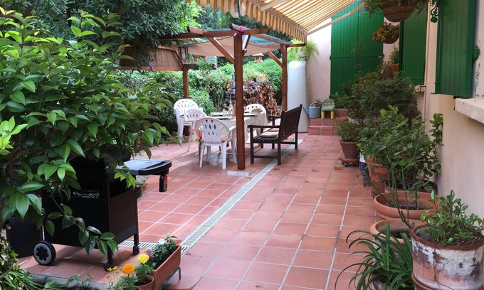Le Mourillon Villa | Pretty house with garden, close to the sea, very quiet,