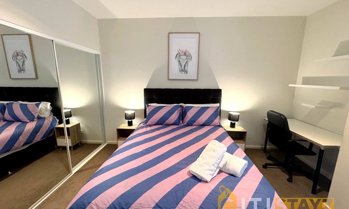 City West Apartment | Pretty Penthouse - Close to ANU