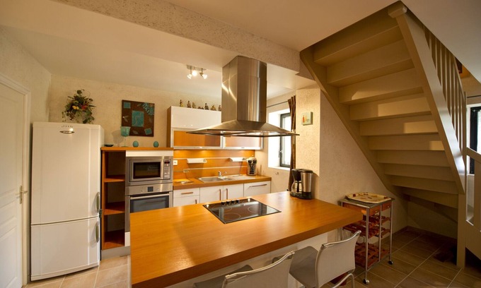 Brennilis Cottage | Pretty Penty in quiet village in Brennilis, in the heart of the Monts d'Arrée mountains
