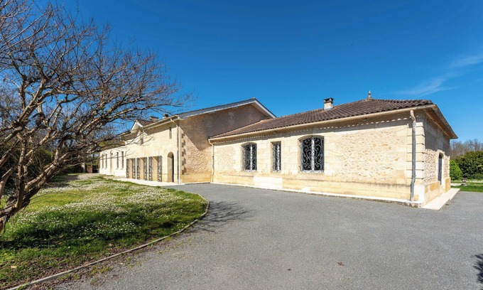 Cenac House | Pretty property in the countryside 20 minutes from Bordeaux