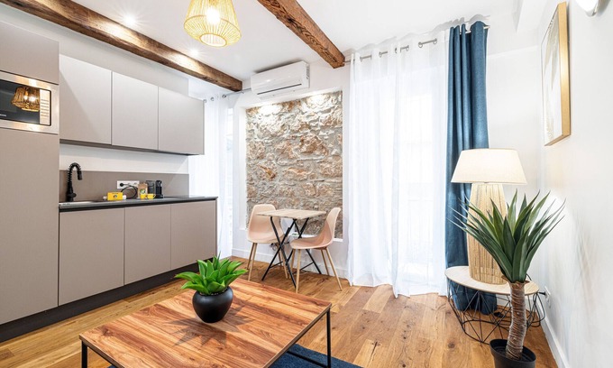 Quartier du Port Apartment | Pretty & Quiet Studio in Port Area