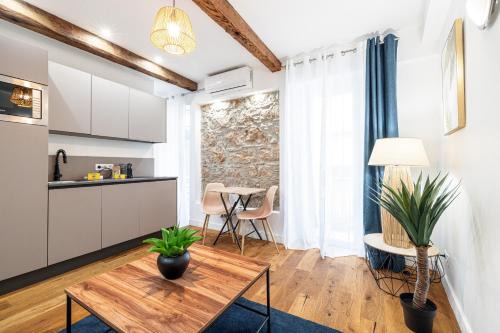 Quartier du Port Apartment | Pretty & Quiet Studio in Port Area