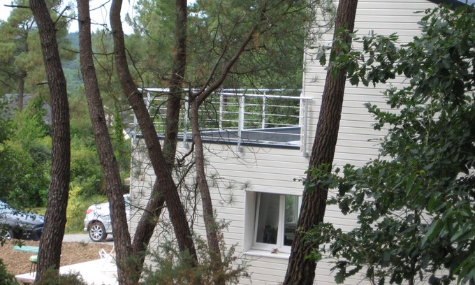 Cournon Bed & Breakfast | Pretty room between landscape and green nature