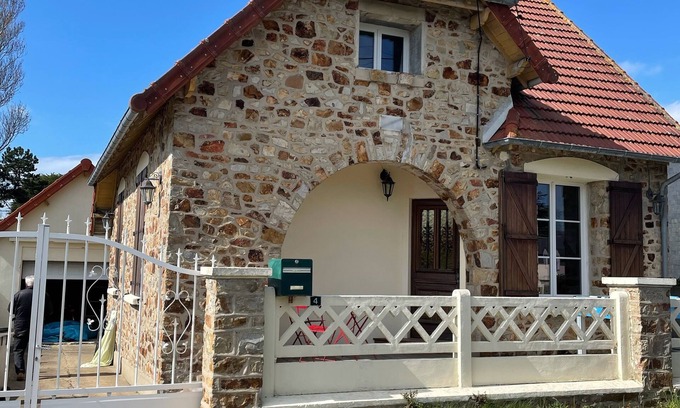 Barneville-Carteret House | Pretty stone house 300 m from the beach