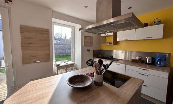 Pordic House | Pretty stone family house - Pordic - parking, towels and beddings provided