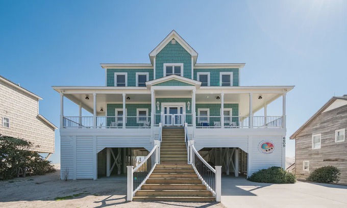 Oak Island House | Previously Edgar's Encore, now 3 Little Birds!