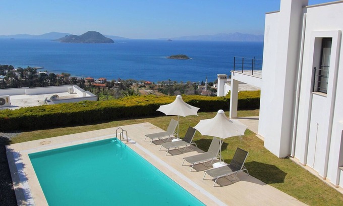Bodrum City Center Villa | PRİVATE POOL VİLLA WİTH AMAZİNG SEAVİEW NEAR BEACH