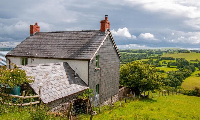 Denbigh House | Priddbwll, great countryside location in Denbigshire