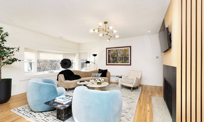 Manhattan House | PRIDE ROCK Luxury Retreat