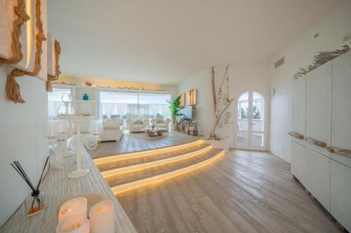 Cozze Villa | Primafila - Lux Beach Villa & Private Jacuzzi