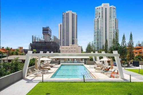 Broadbeach Apartment | Prime Broadbeach Location wPool Free Onsite Parking