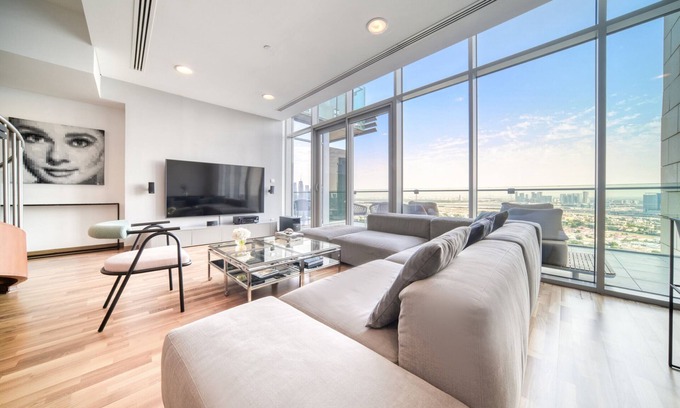 Bur Dubai Apartment | Prime DIFC Duplex with Iconic Skyline Views