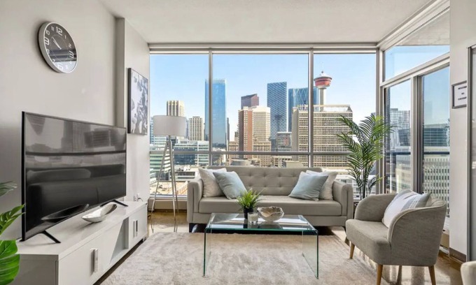 Beltline Condo | Prime Downtown - Luxury 2BD Condo + Free Parkingn